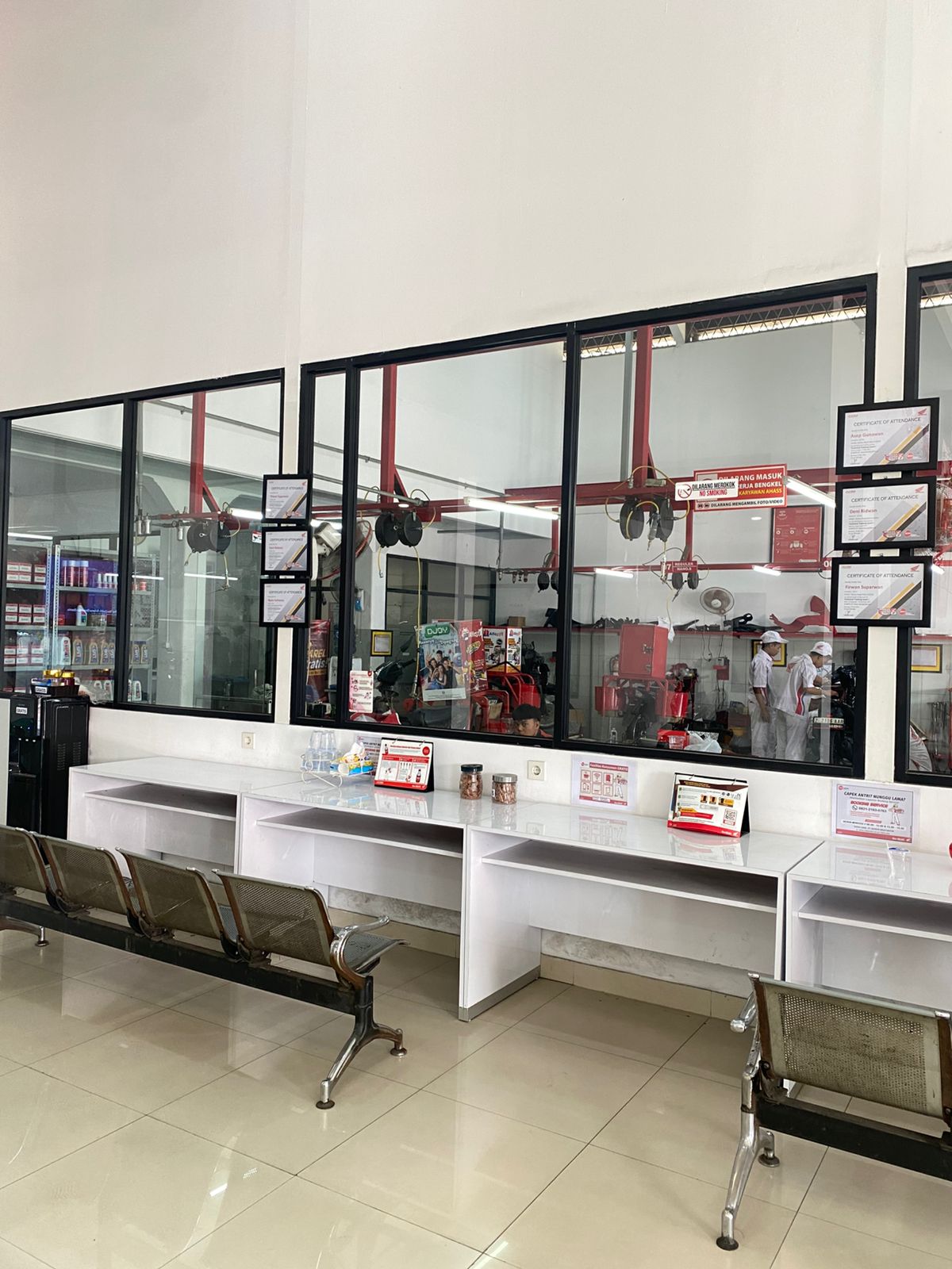 Ruang Tunggu Service